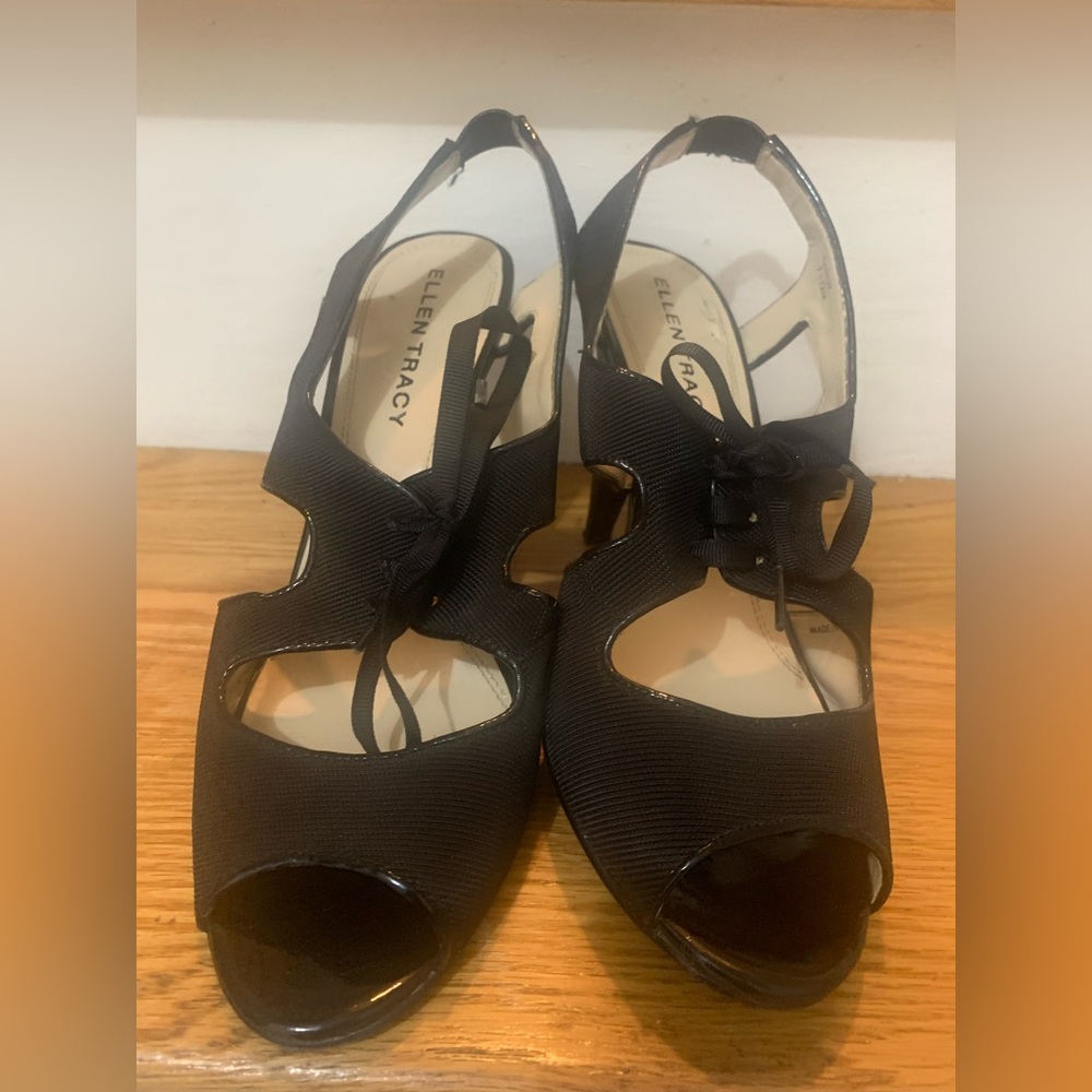 Ellen Tracy sandals